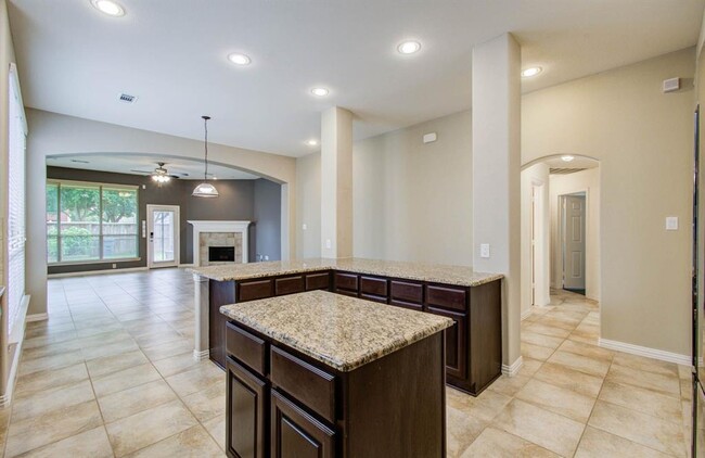 Building Photo - 5015 Crystal Wind Ln