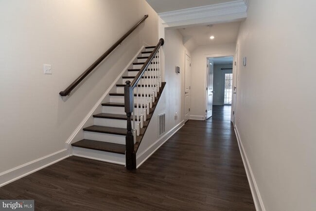 Building Photo - 9105 Fox Stream Way