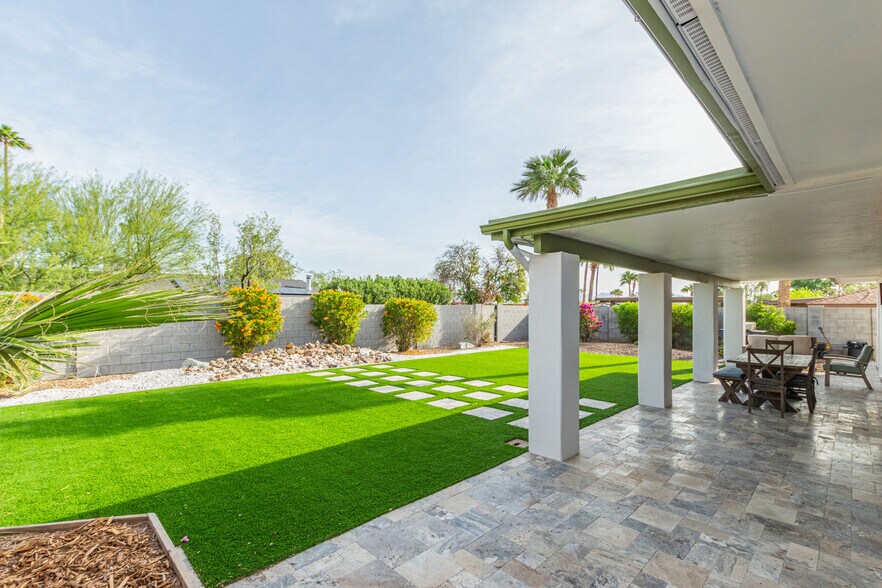 Building Photo - 2542 E Cochise Rd