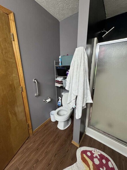 Building Photo - 2571 N West Ave