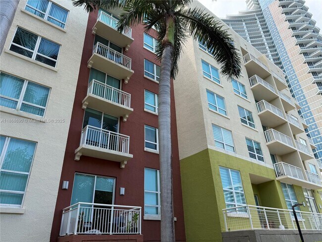 Building Photo - 2000 N Bayshore Dr