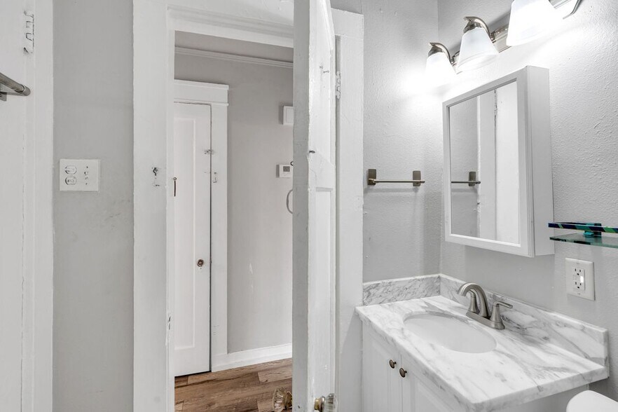 Building Photo - 1720 Independence St