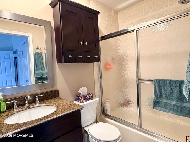 Building Photo - 743 Banyan Ct
