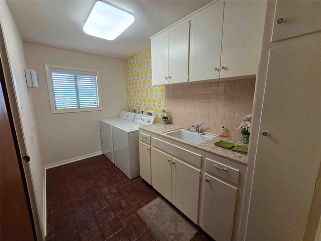 Building Photo - 402 Honeycomb Ridge