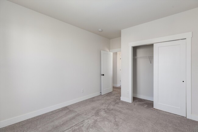 Building Photo - 6370 Avalon Wy