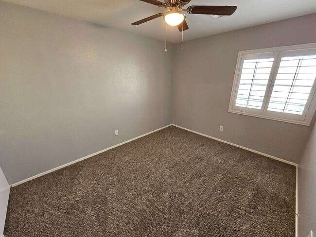 Building Photo - 6030 Blue Autumn St