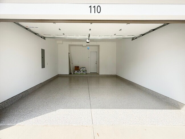 Building Photo - 110 Lily Ln