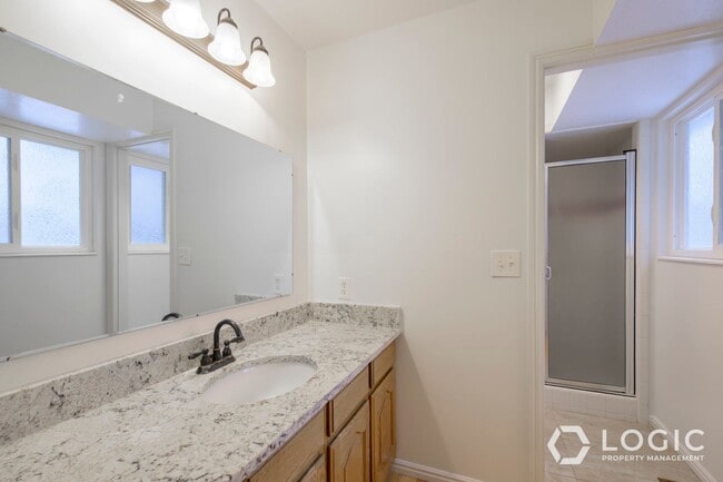 Building Photo - Spacious Home in Tooele!