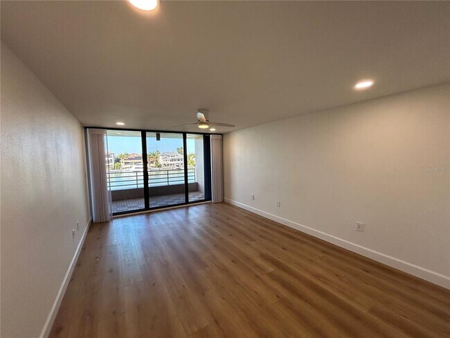 Building Photo - 6260 Kipps Colony Ct S