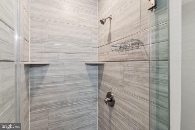 Building Photo - 1309 S 52nd St