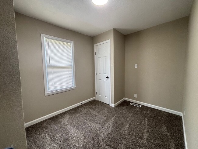 Building Photo - Perfect for Anyone Looking for a Move-in-Ready Space That Feels Like Home! Rent or Rent To Own Av...