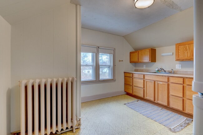 Building Photo - 18 Hubbard Pl