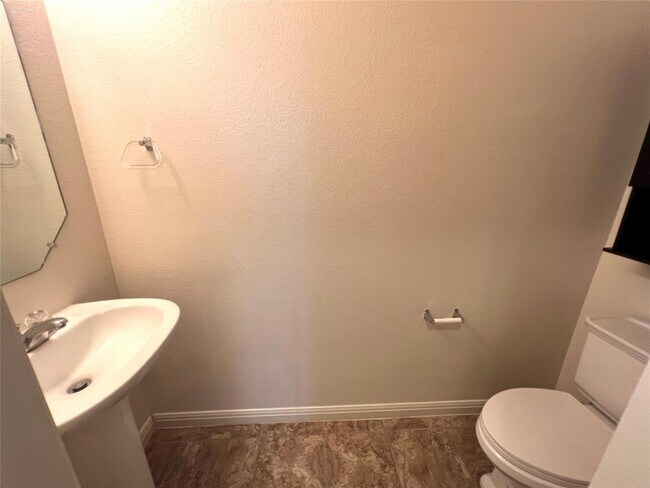 Building Photo - 801 Alamo Plaza Dr