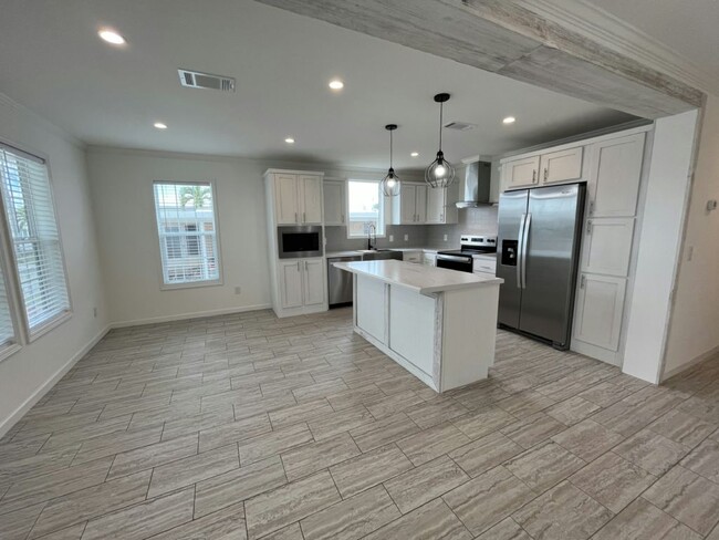 Building Photo - 359 Jose Gaspar Dr