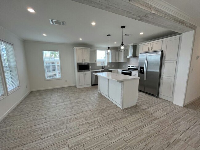 Building Photo - 385 Jose Gaspar Dr