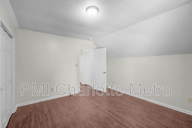 Building Photo - 10800 Whittersham Dr