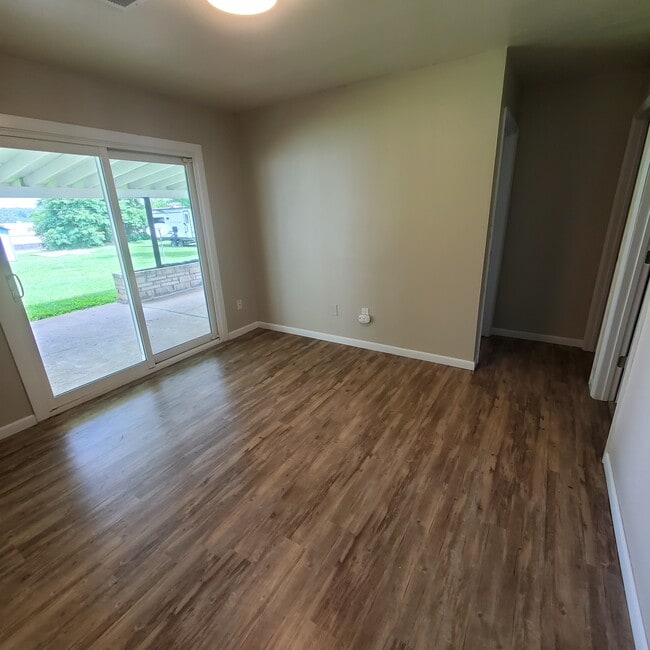 Building Photo - 14 Burl Dr