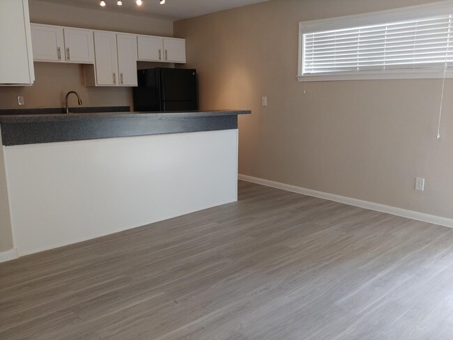 Building Photo - Marq on Main