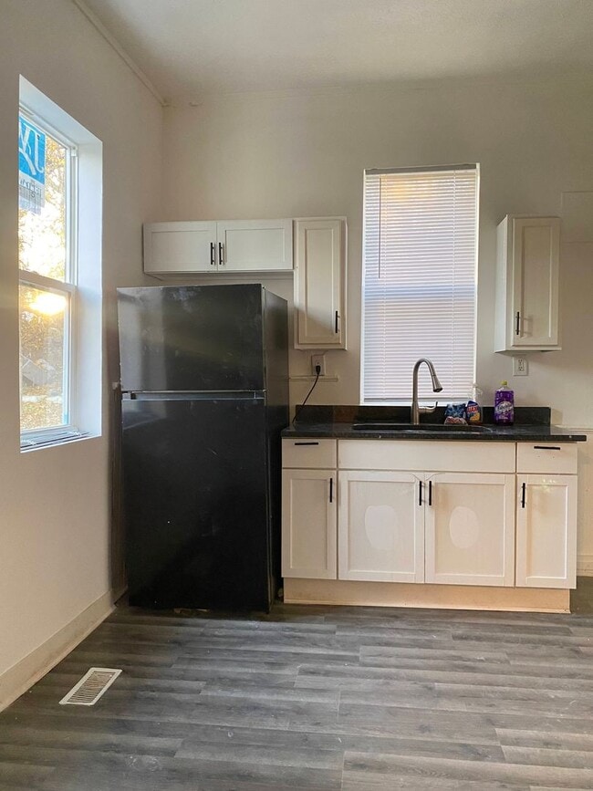 Building Photo - 3 bed 1 bath