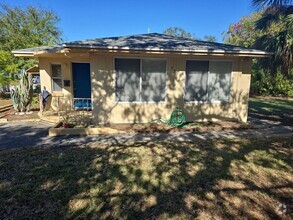 Building Photo - 2 bedroom for rent near Kenwood/St. Pete!