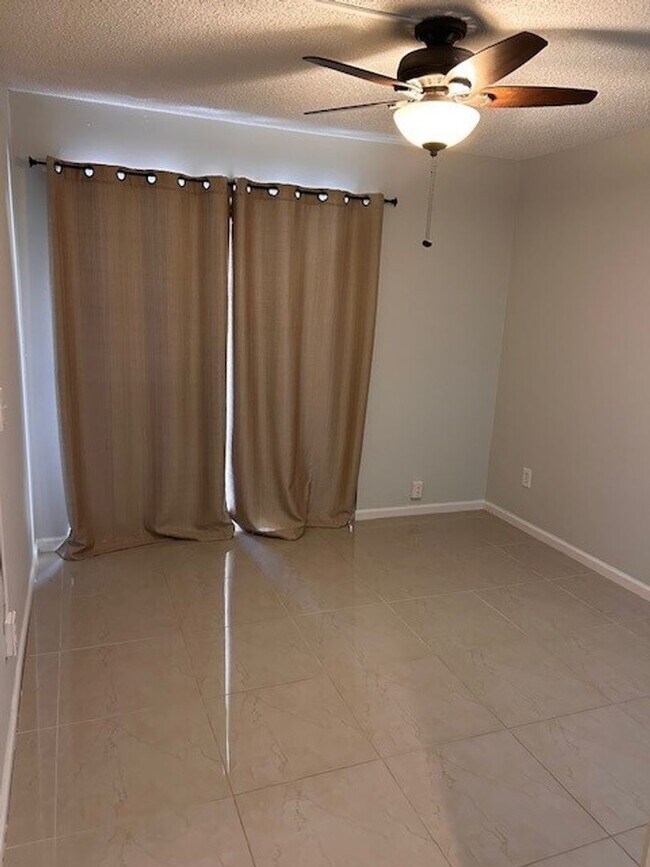 Building Photo - 3 BR / 2 BATH / 2 CAR GARAGE IN TUSCAWILLA