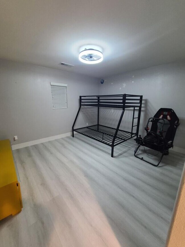 Building Photo - Beaumont 4 bedroom home ($0 monthly electric bill)
