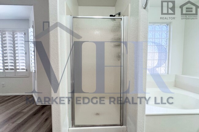 Building Photo - 3Bed/2Bath House at 51st Ave/Loop 101! $399 MOVE-IN SPECIAL! Move-In Ready on 01/08/2026!