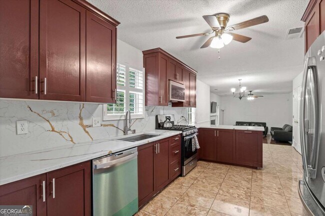 Building Photo - 285 Cascade Rise Ct SW