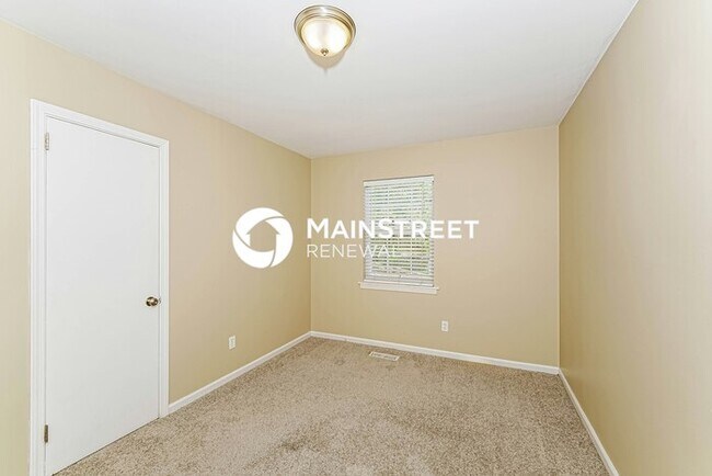 Building Photo - 3 Bedroom Pet-Friendly Home in Birmingham,...
