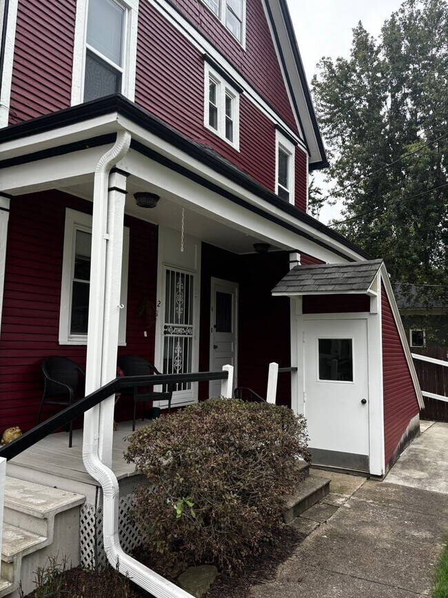 Building Photo - 937 Columbia Ave