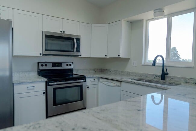 Building Photo - 7875 Chimney Terrace