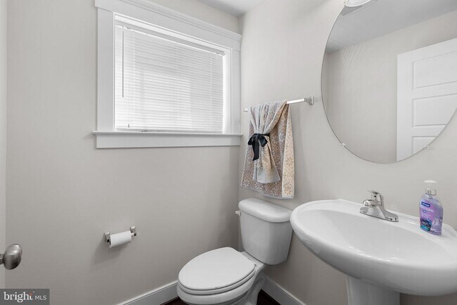 Building Photo - 207 Miles Hawk Terrace