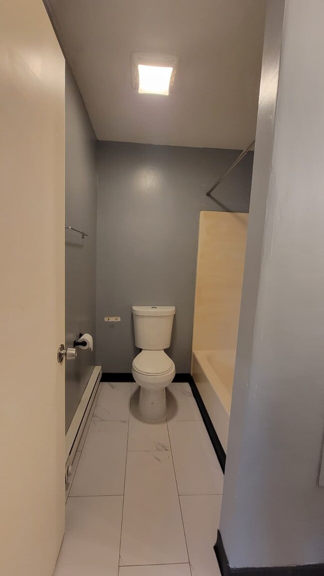 Building Photo - 753-755 N Washington St