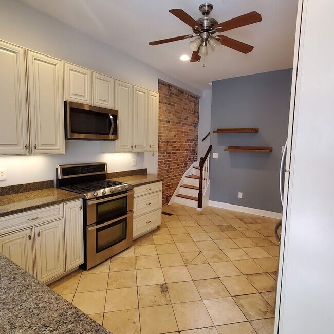 Building Photo - 143 S. Linwood Ave/4 Bed, 4.5 Bath TH in P...