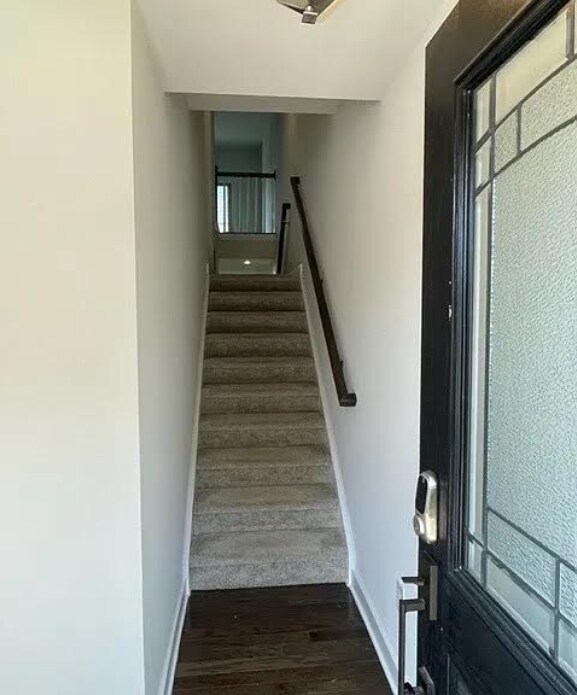Building Photo - Three story town home with 2 car garage