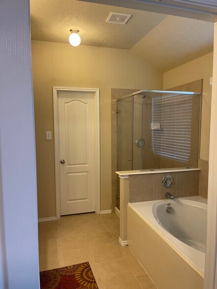 Building Photo - 7911 Branson Park Ln