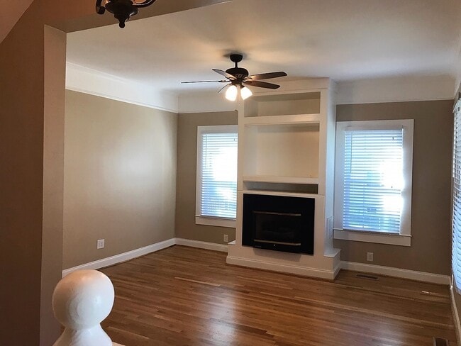 Building Photo - Beautiful 3 Bed 3.5 Bath House