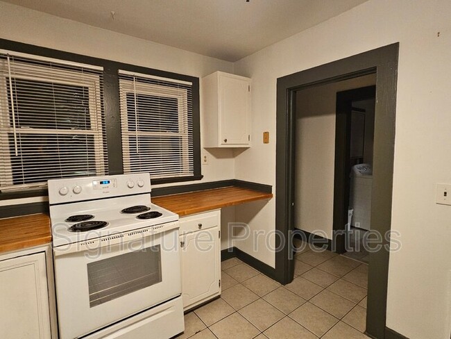 Building Photo - 648 Caisson Rd