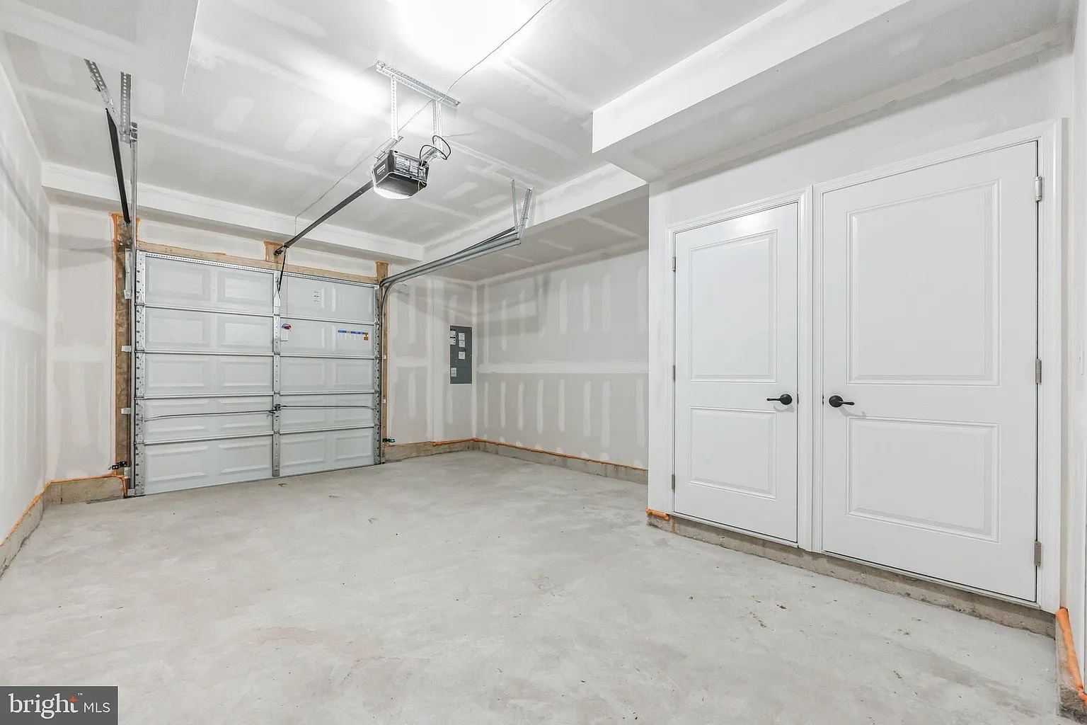 Garage and additional storage - 48 Sidney Ln
