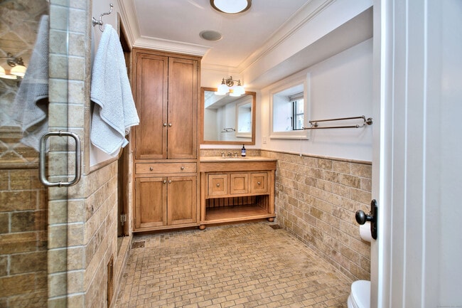 Building Photo - 15 Catamount Rd