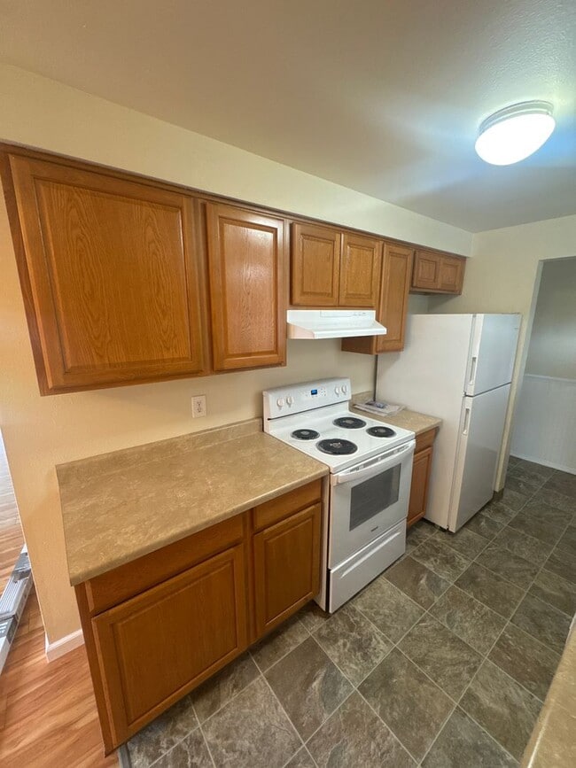 Building Photo - 3 bedroom 1 bathroom