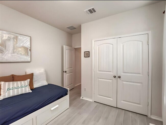 Building Photo - 159 Kennicott Dr