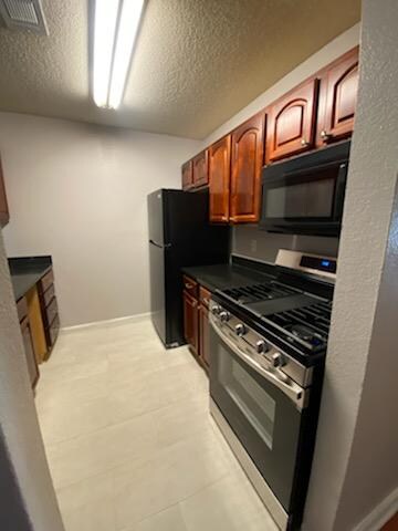 Building Photo - 2035 Dixie Belle Dr