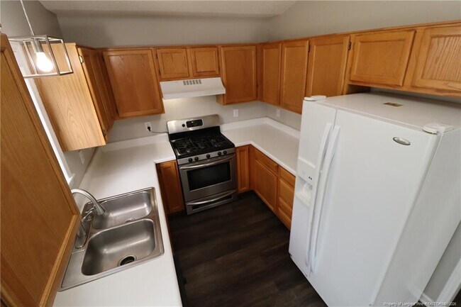 Building Photo - 504 Noonday Ct