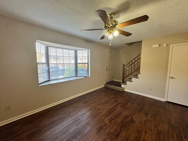 Building Photo - Great Location - Campbell County Townhome (176 Kitty Hawk Square)