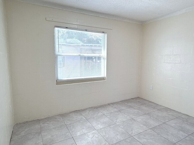 Building Photo - 1341 Winnifred St