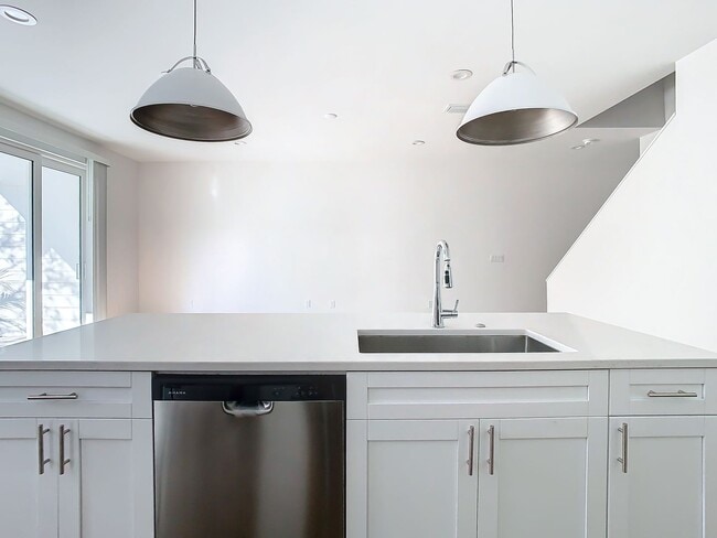 Building Photo - Malena Park - Brand New Constructed Townho...