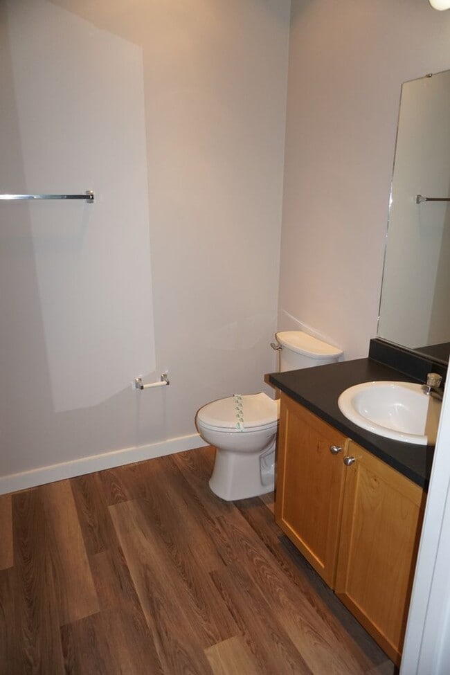 Building Photo - 701 Columbia St