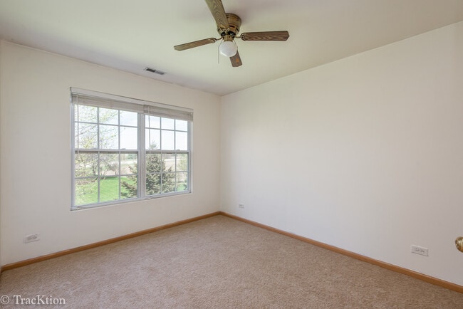 Building Photo - 104 Concord Dr S