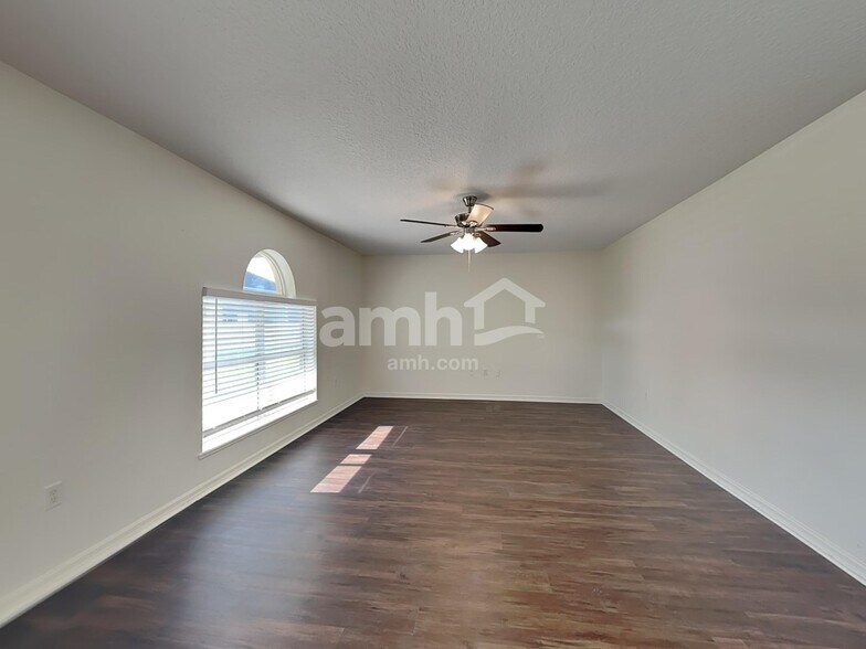 Building Photo - 11997 Mission Creek Ln